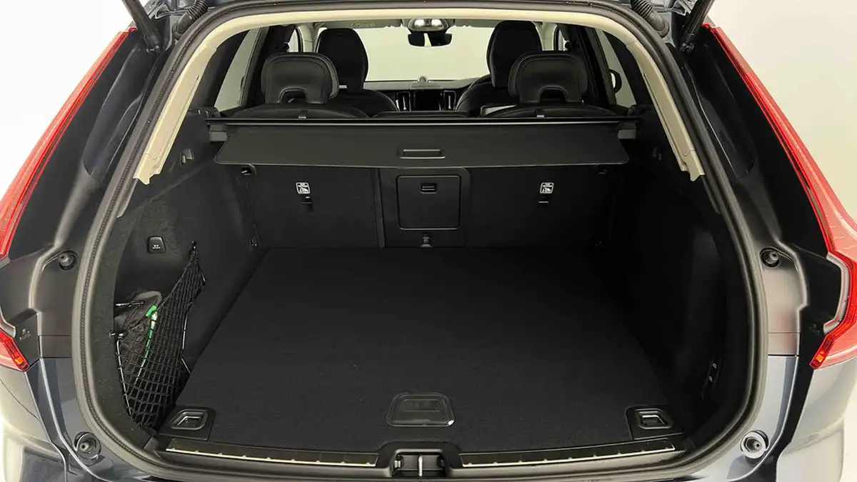 2024-volvo-xc60-20-t8-ultimate-dark-big-12