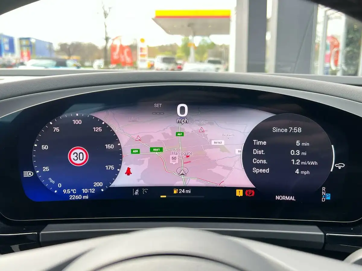 2024-porsche-macan-e-4-electric-big-35