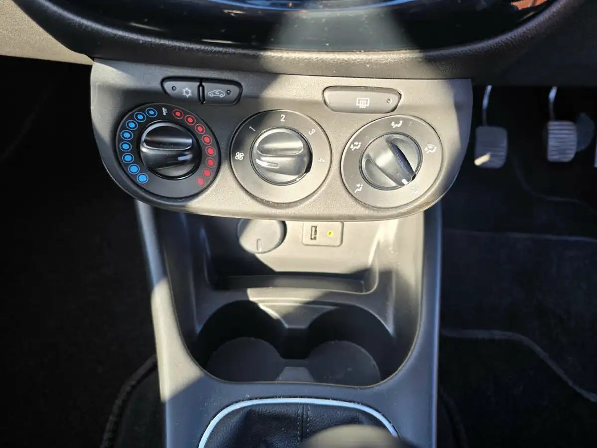 2015-vauxhall-corsa-14-excite-ac-90ps-ecoflex-5d-1398cc-big-18