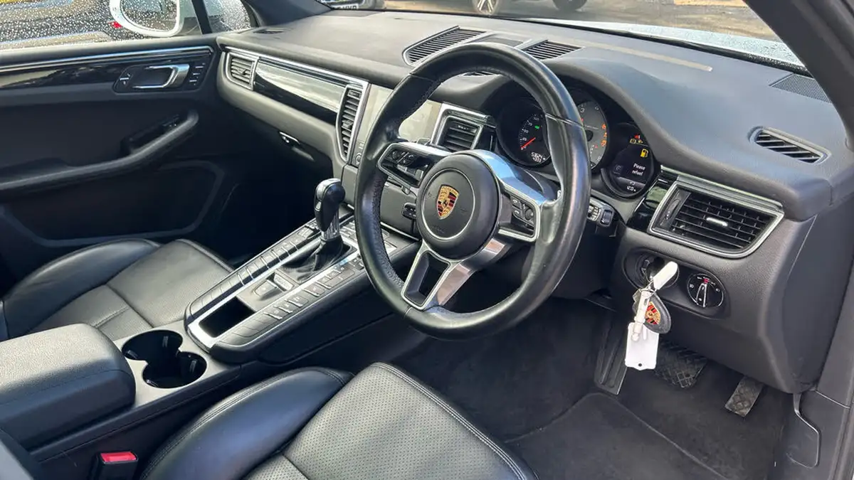 2016-porsche-macan-30-s-big-8
