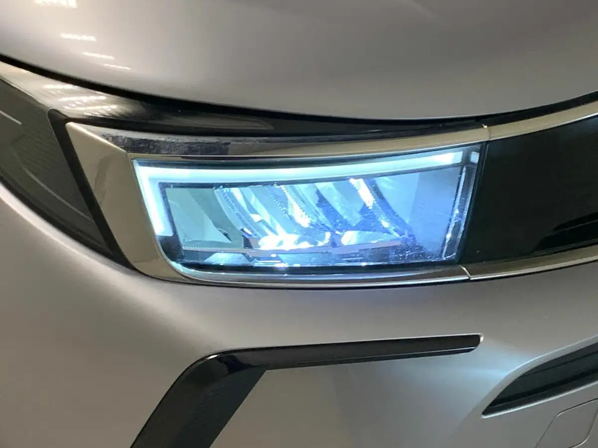 2023-vauxhall-grandland-12-gs-130ps-big-23
