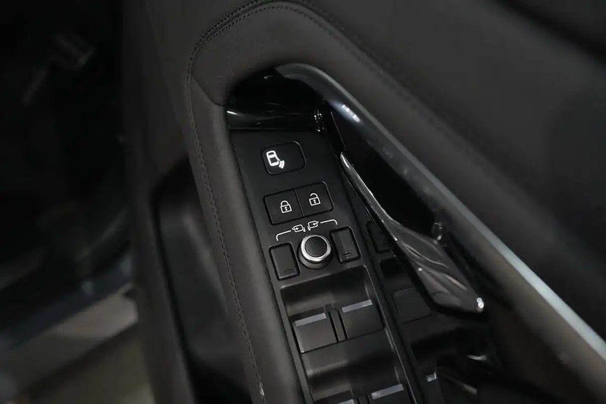 2021-land-rover-range-rover-evoque-20-d200-r-dynamic-se-big-29