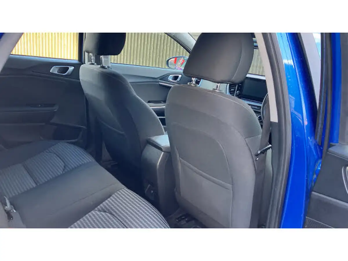2022-kia-xceed-15-t-gdi-2-big-30