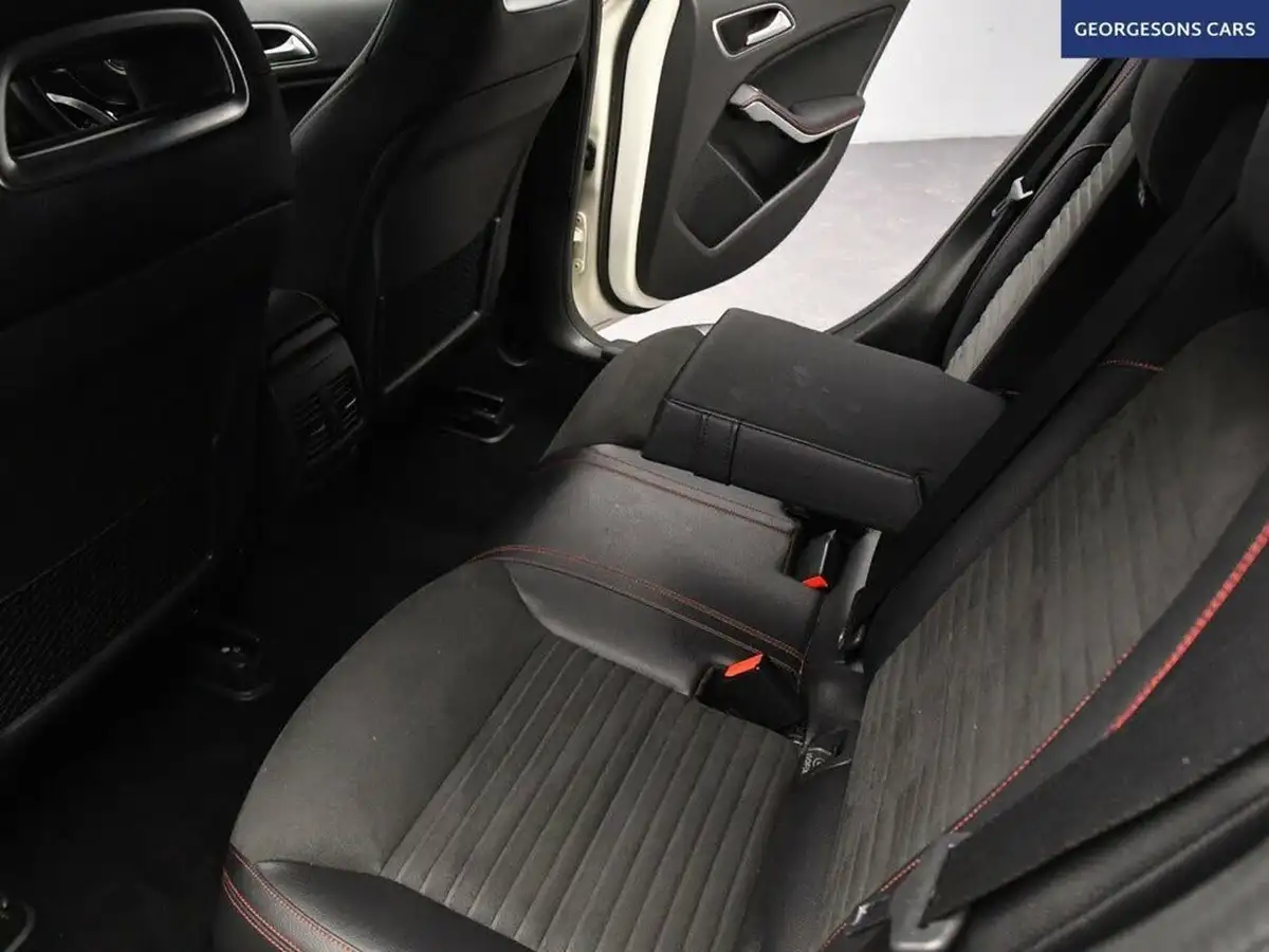 2015-mercedes-benz-gla-class-21d-gla-200d-amg-line-ss-big-20