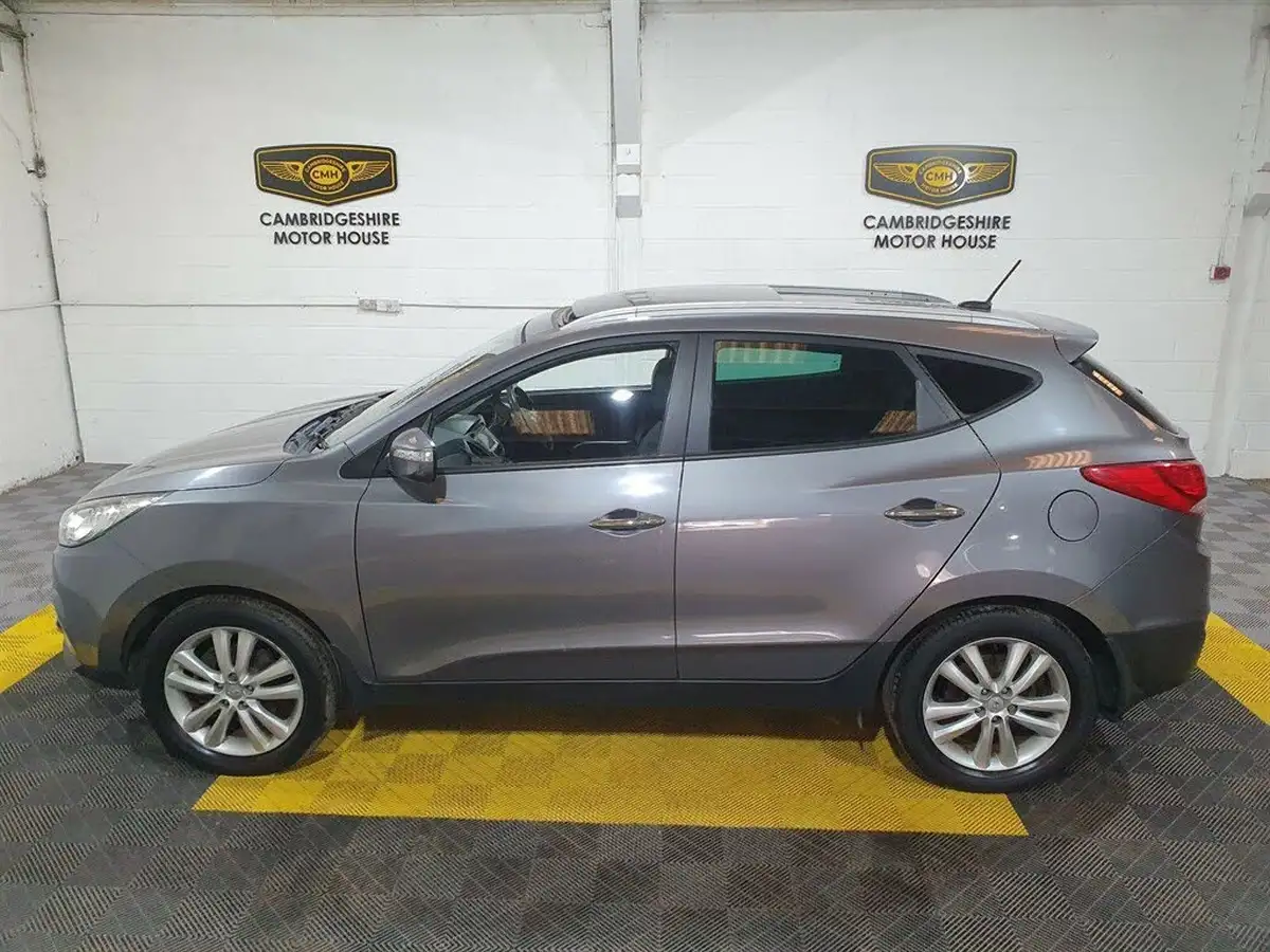 2012-hyundai-ix35-20td-premium-4wd-big-14