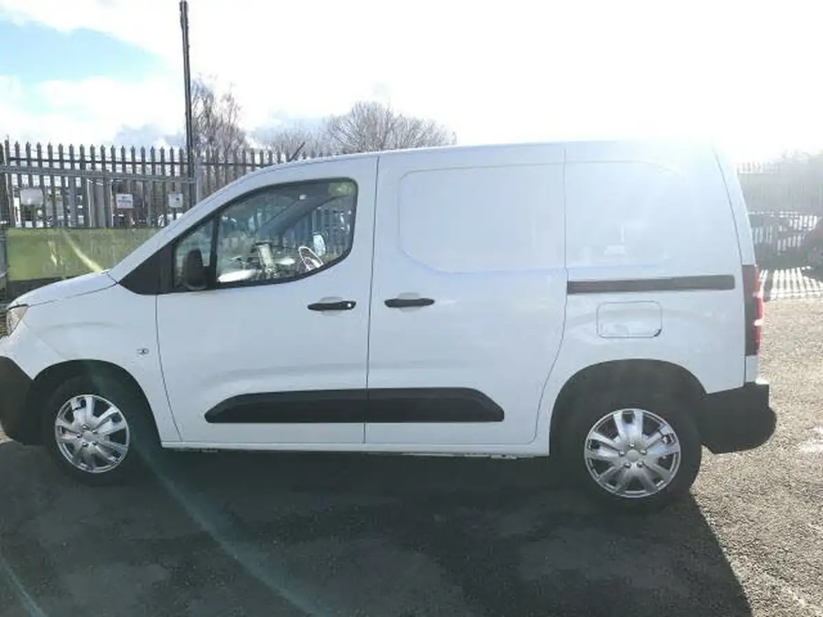 2021-peugeot-partner-15-bluehdi-1000-professional-100ps-eu6dt-panel-big-6