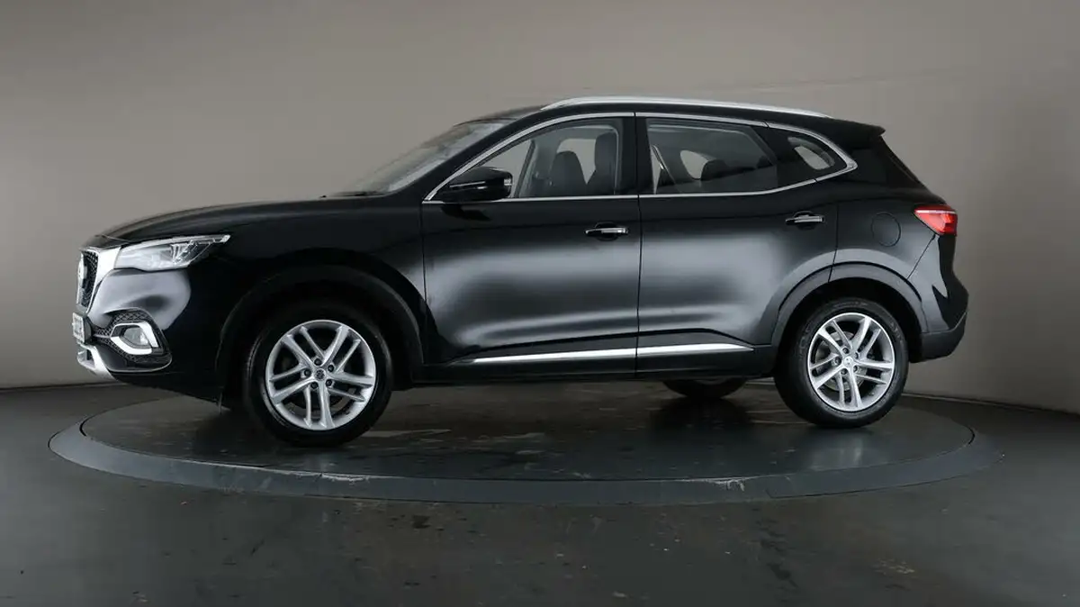 2022-mg-hs-15t-gdi-exclusive-162ps-big-32