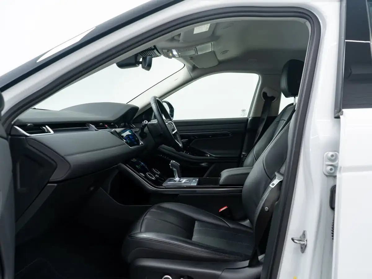 2021-land-rover-range-rover-evoque-15-p300e-se-big-10