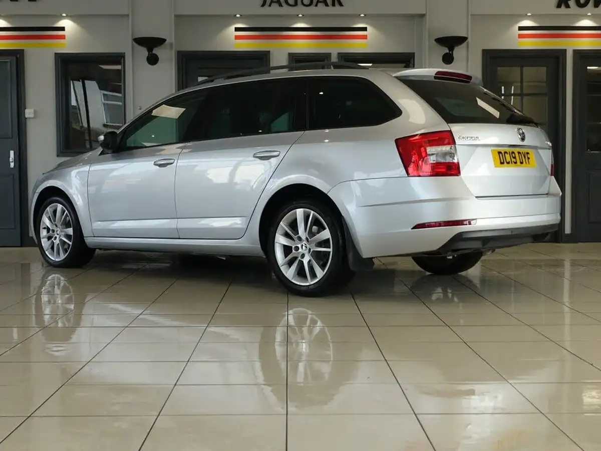 2019-skoda-octavia-16tdi-se-l-estate-big-7