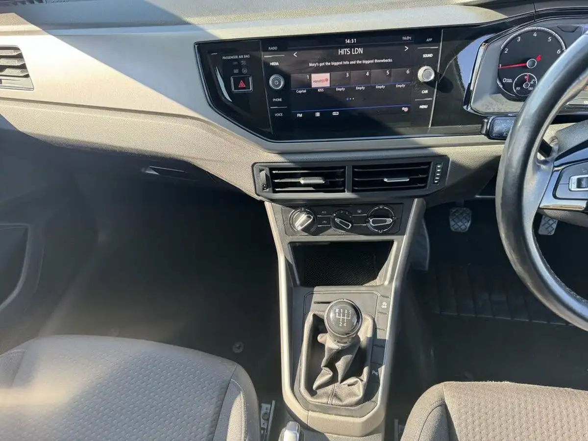 2018-volkswagen-polo-10-tsi-se-big-44