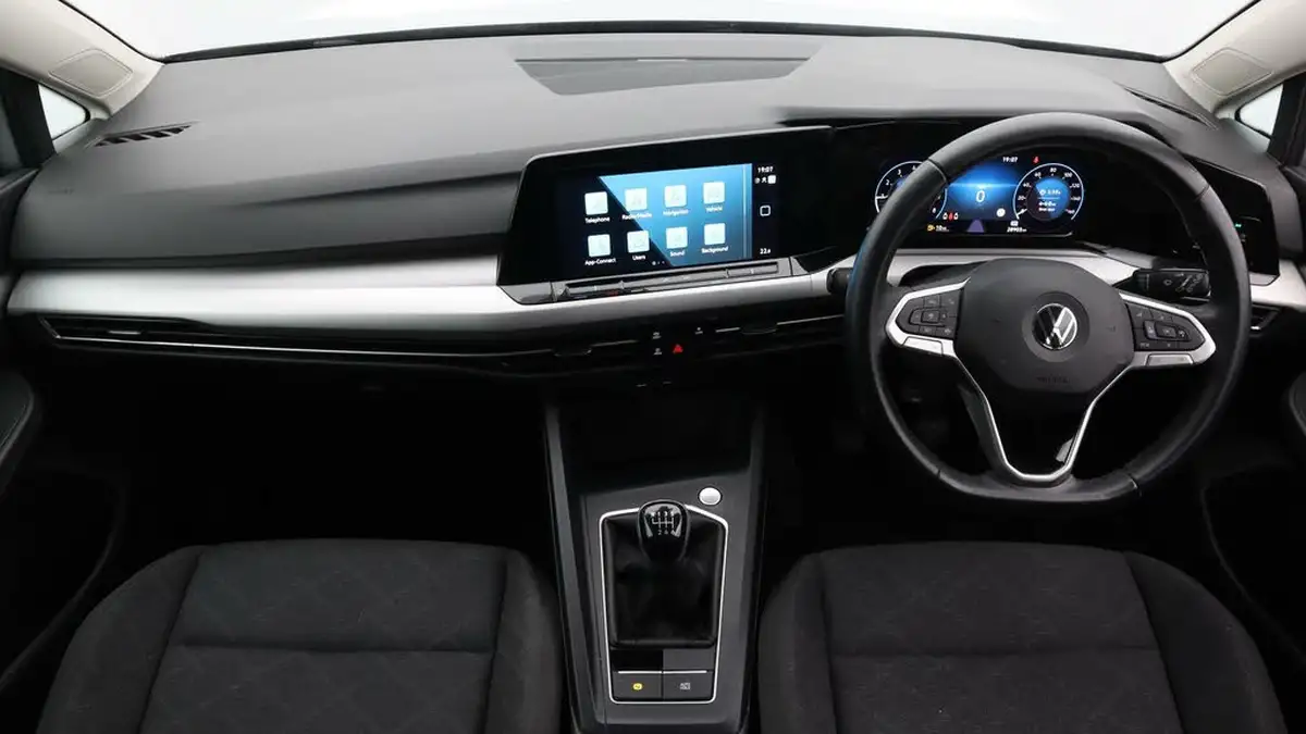 2022-volkswagen-golf-15-tsi-life-150ps-hatchback-big-13