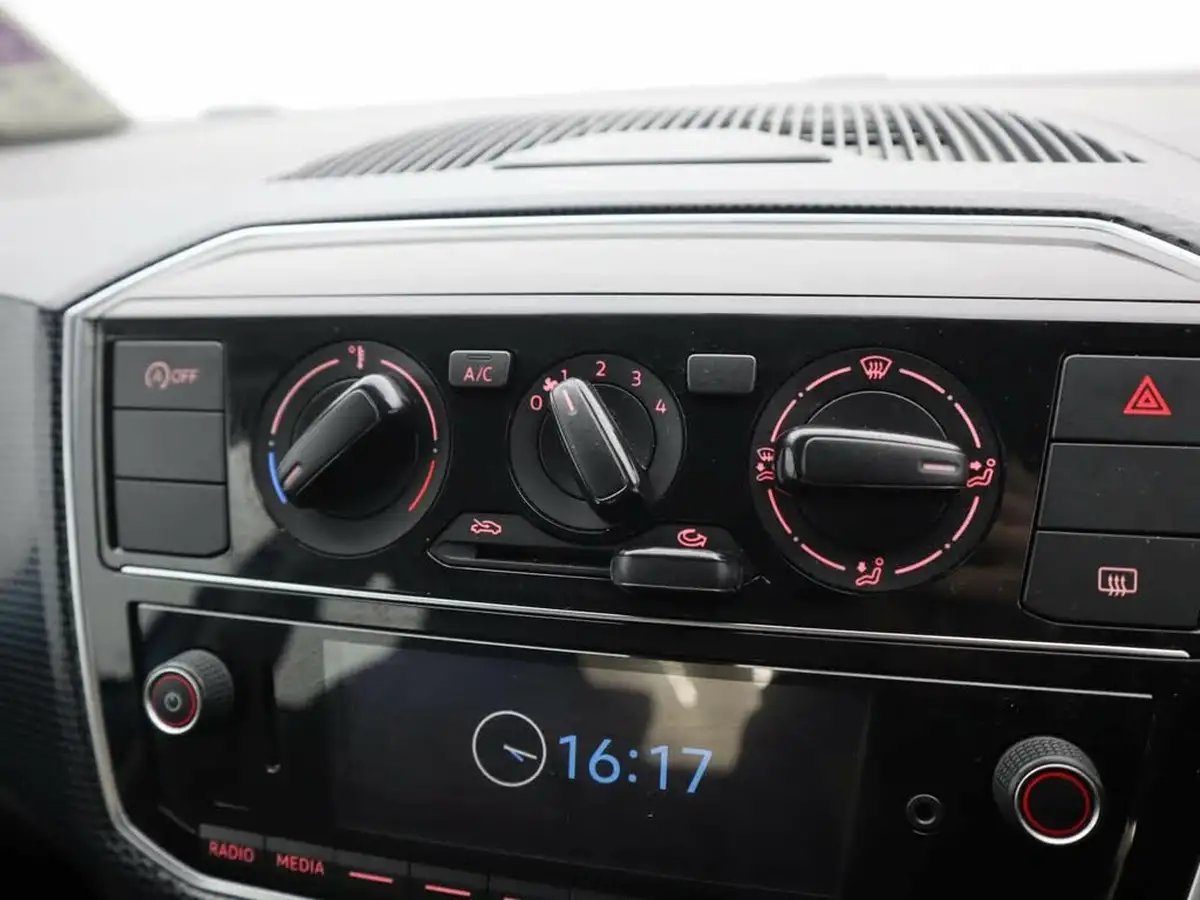 2019-volkswagen-up-10-move-up-ss-5d-big-18
