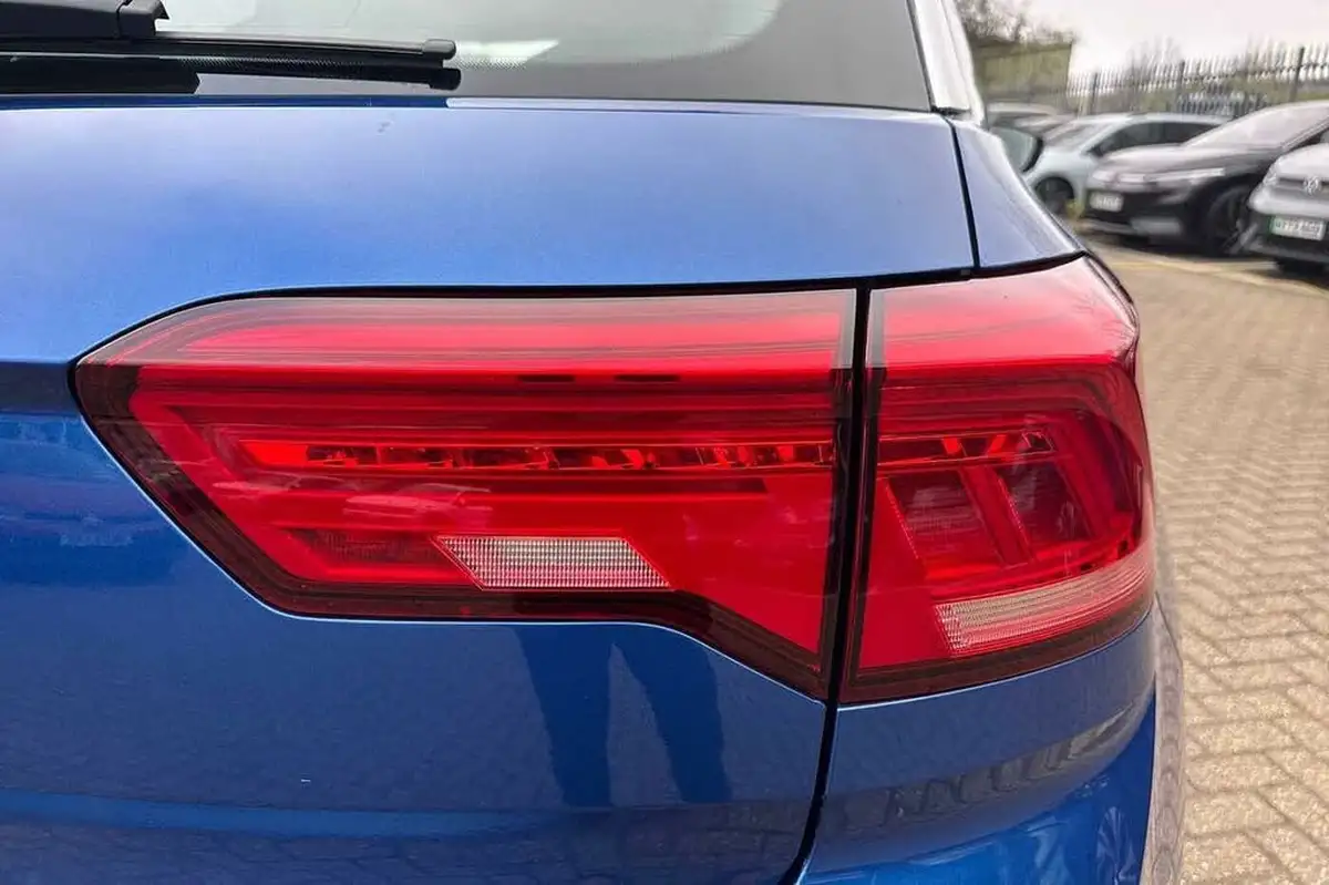 2018-volkswagen-t-roc-15-tsi-se-dsg-big-18