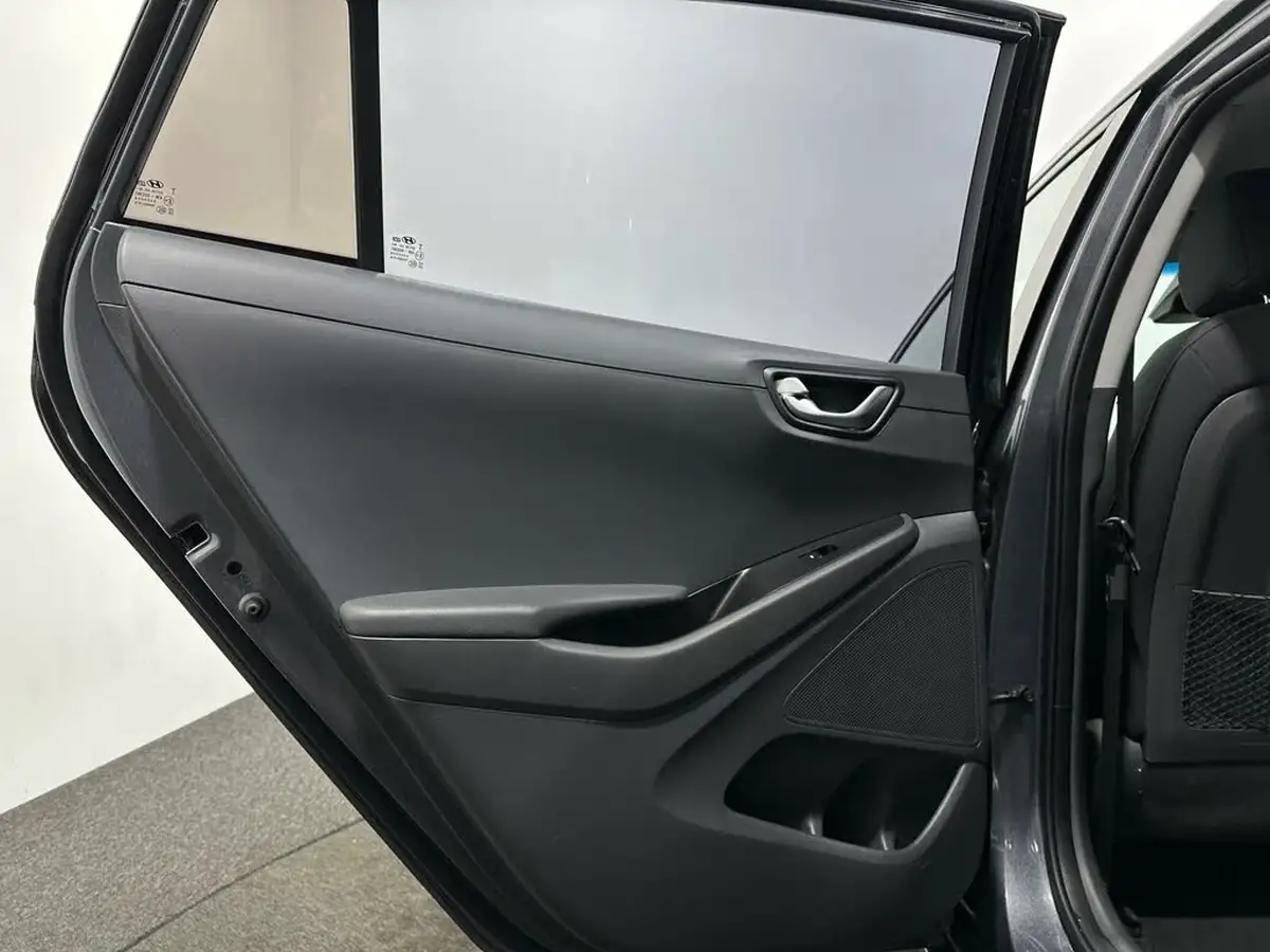 2018-hyundai-ioniq-16-gdi-premium-hybrid-big-40