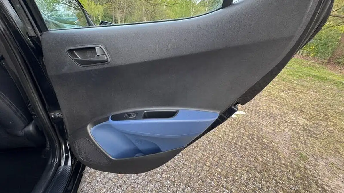 2014-hyundai-i10-10-se-big-21