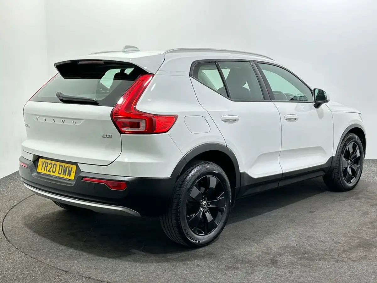 2020-volvo-xc40-20td-d3-momentum-geartronic-big-6