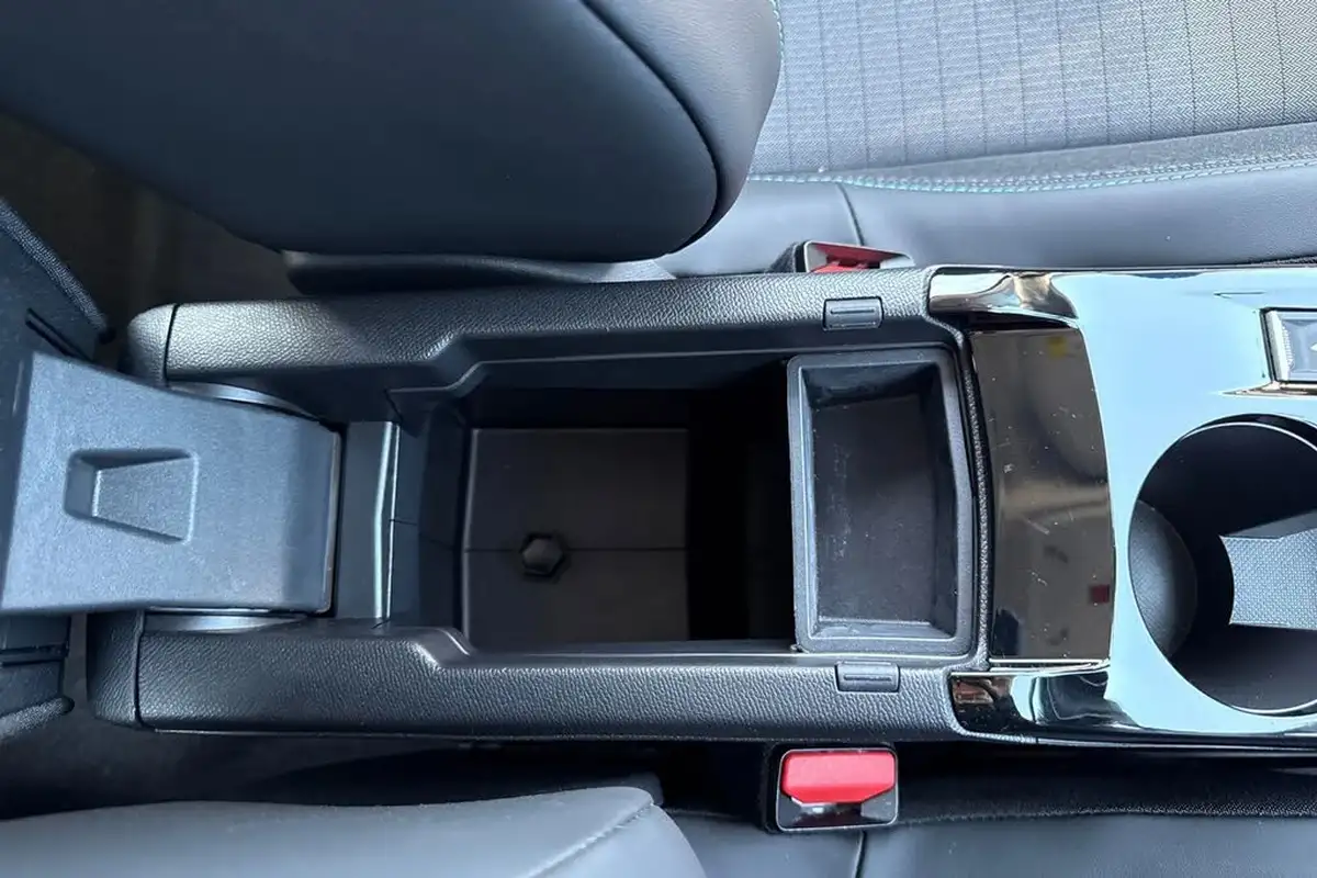 2021-peugeot-2008-suv-e-allure-big-60