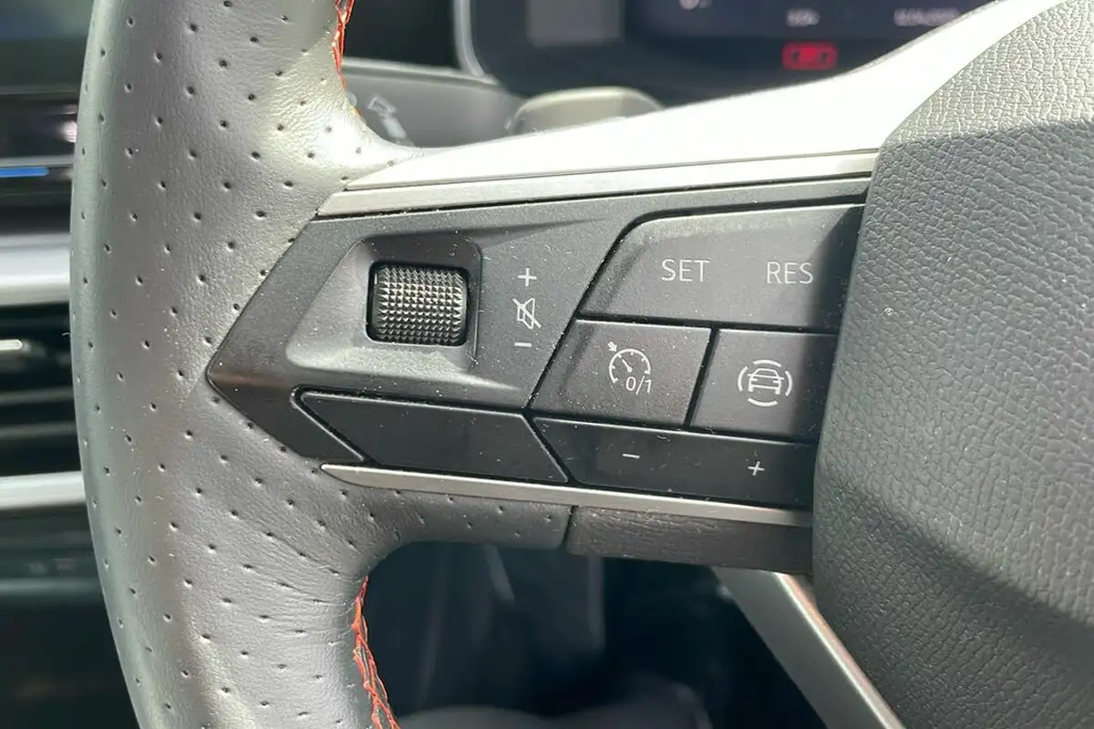 2022-seat-leon-15-etsi-fr-estate-big-19