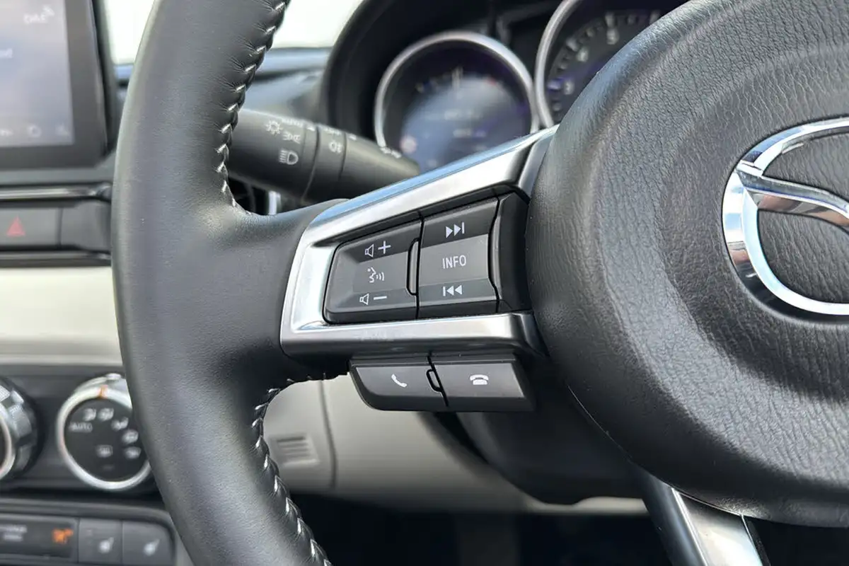 2023-mazda-mx-5-15-kizuna-big-15