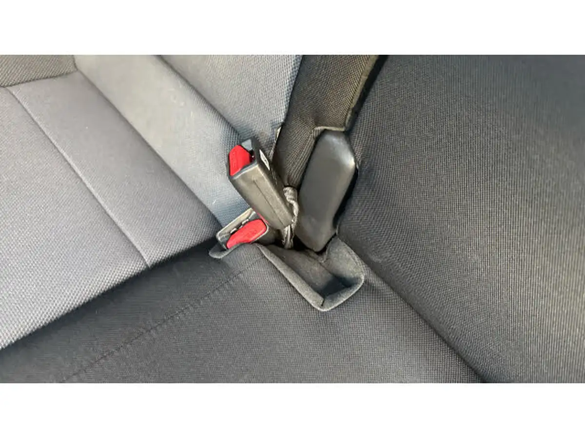 2020-hyundai-i20-12-play-big-16
