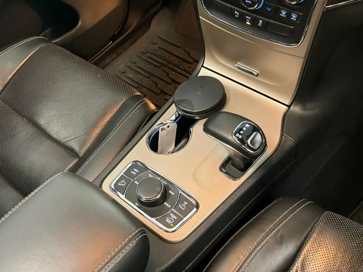 2015-jeep-grand-cherokee-30crd-overland-big-34