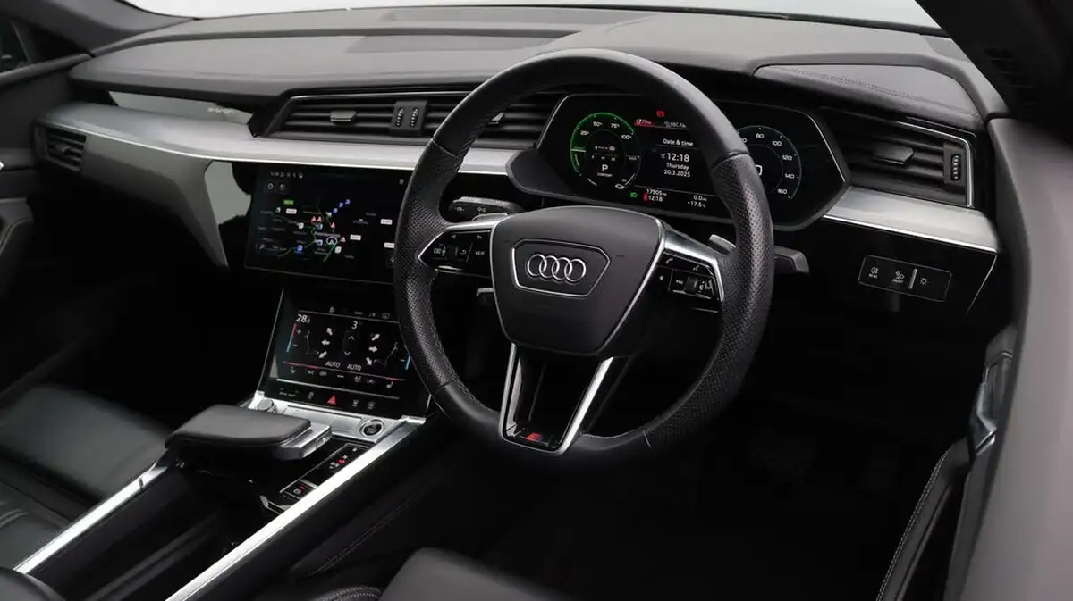 2023-audi-e-tron-55e-s-line-sportback-big-9