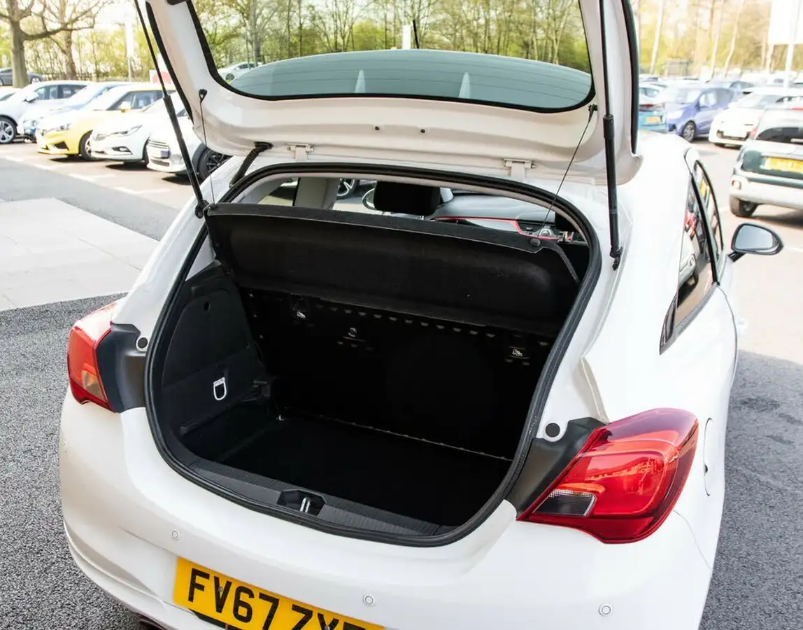 2018-vauxhall-corsa-14i-16v-turbo-white-edition-3d-big-31