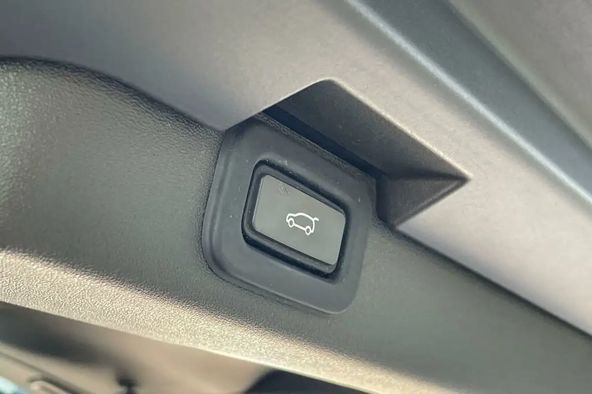 2021-land-rover-discovery-30-d300-r-dynamic-hse-big-42