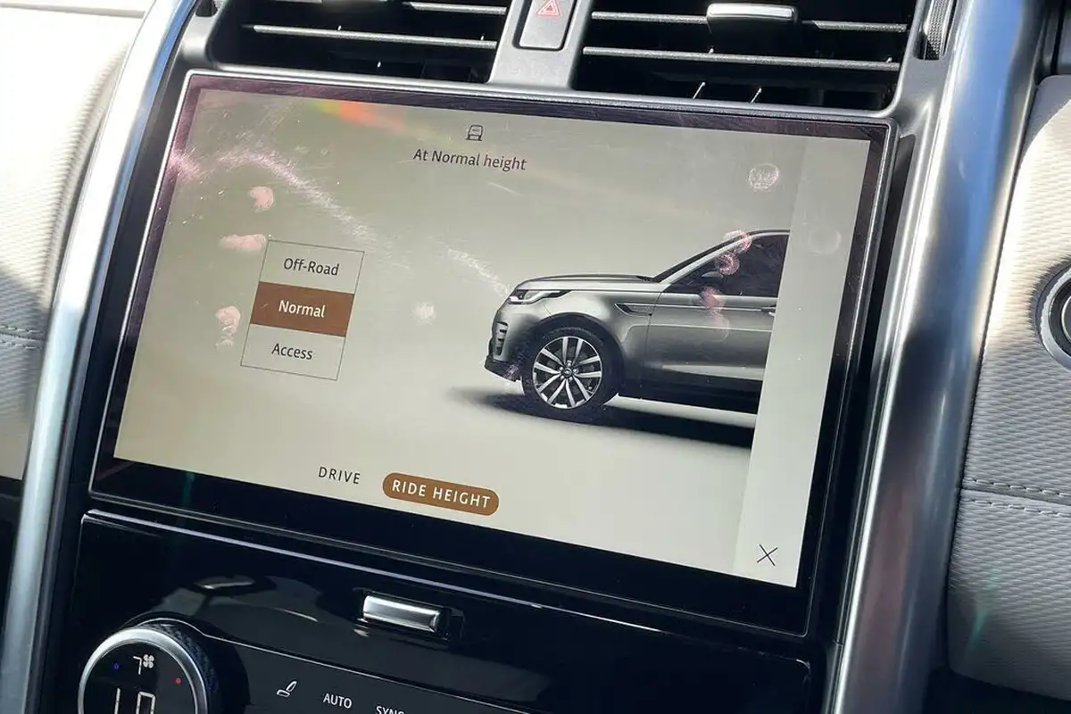 2021-land-rover-discovery-30-d300-r-dynamic-hse-big-46