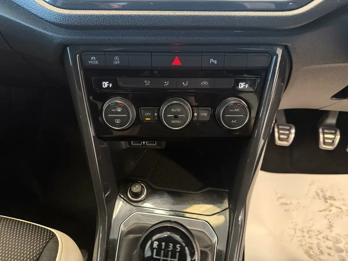 2018-volkswagen-t-roc-15-tsi-sel-ss-big-24