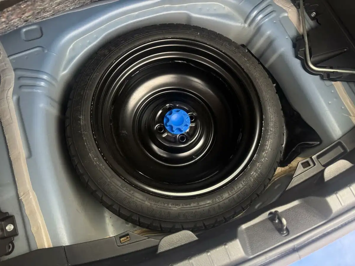 2019-toyota-yaris-15-vvt-i-icon-tech-98bhp-hybrid-1497cc-e-cvt-big-16