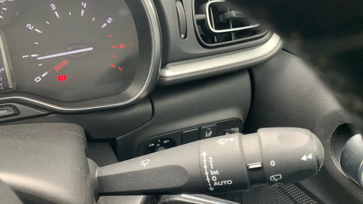 2017-citroen-c3-12-puretech-flair-82ps-big-27