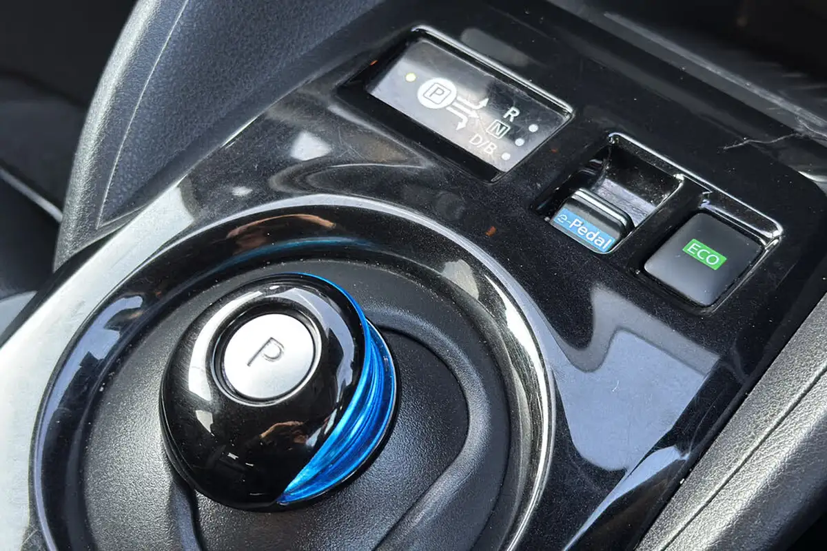 2021-nissan-leaf-e-e-tekna-big-11