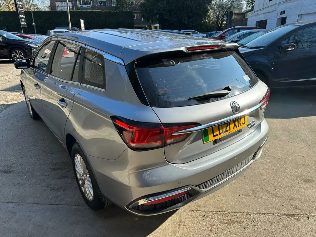 2021-mg-mg5-e-excite-ev-big-16