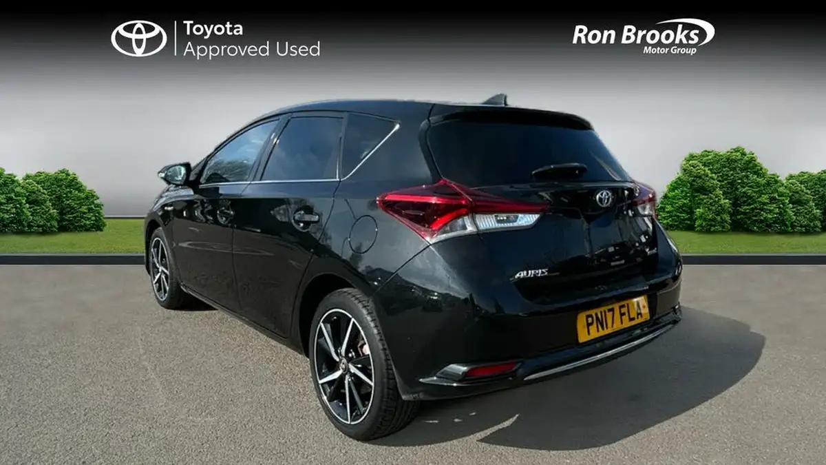 2017-toyota-auris-18-vvt-i-hsd-design-tss-hatchback-big-3