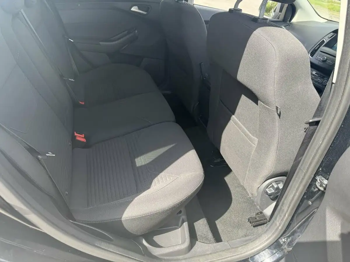 2018-ford-focus-10t-titanium-125ps-hatchback-big-14