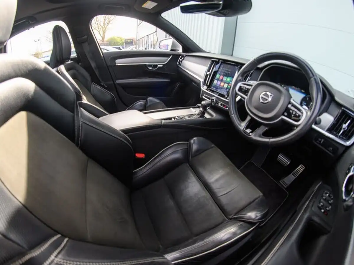 2018-volvo-s90-20td-d5-r-design-4x4-big-2