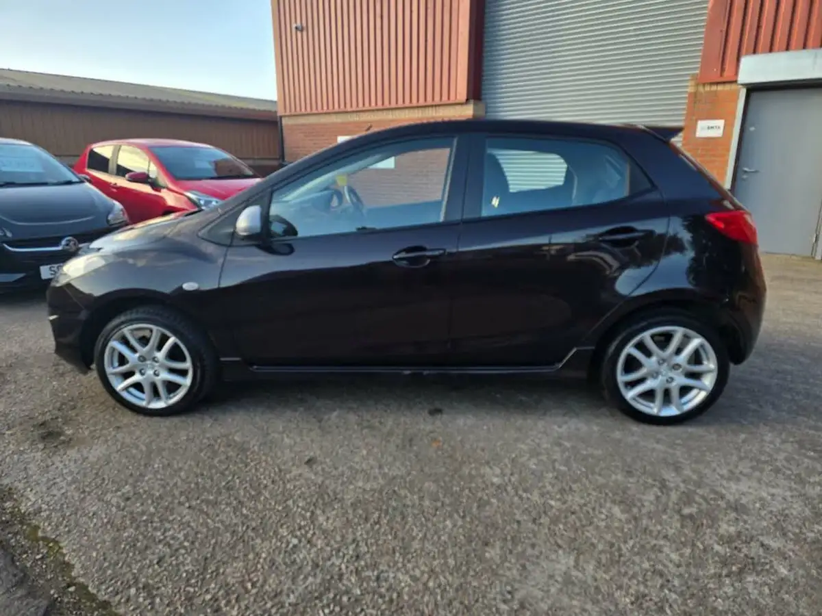 2012-mazda-mazda2-13-tamura-5d-big-20
