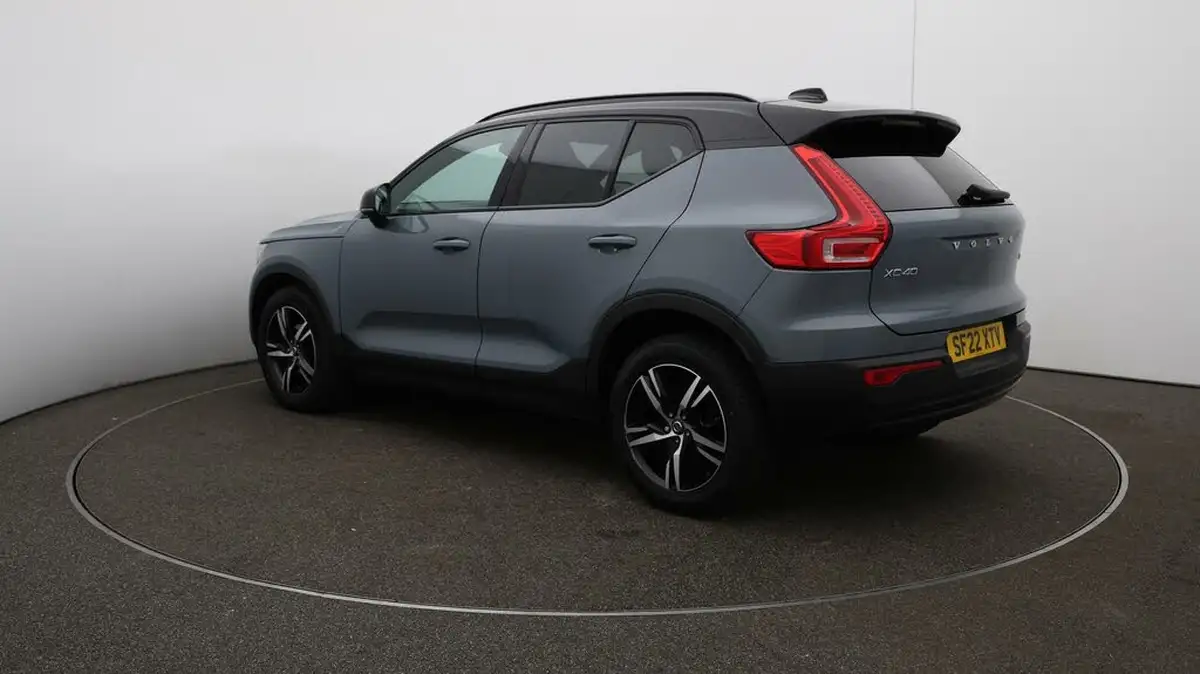 2022-volvo-xc40-15-t3-r-design-auto-big-5