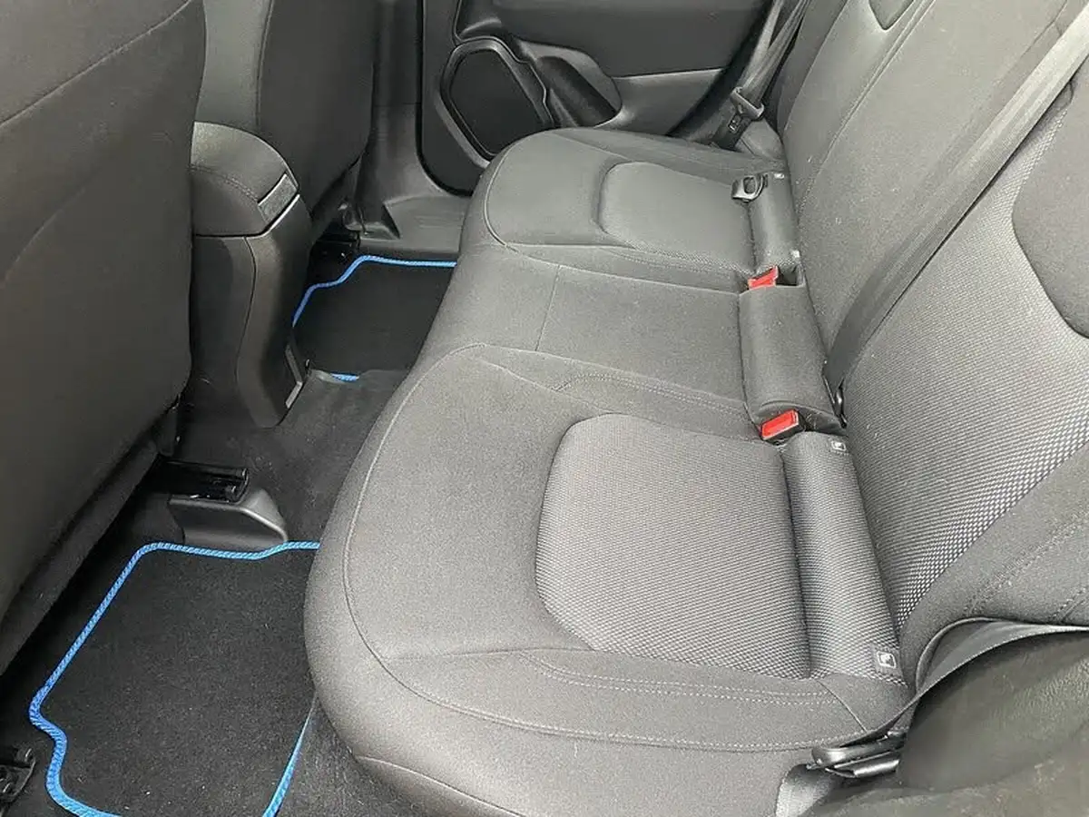 2019-jeep-renegade-10-gse-sport-big-38