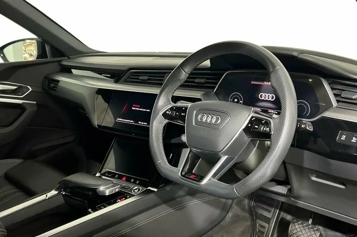 2021-audi-e-tron-50e-black-edition-station-wagon-big-6