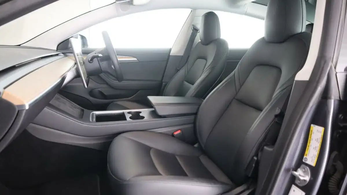 2022-tesla-model-3-e-performance-big-14