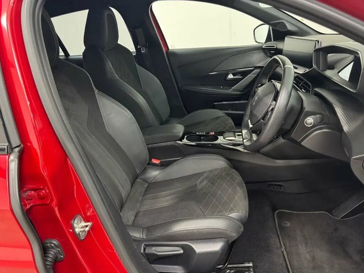 2022-peugeot-208-e-gt-premium-big-18
