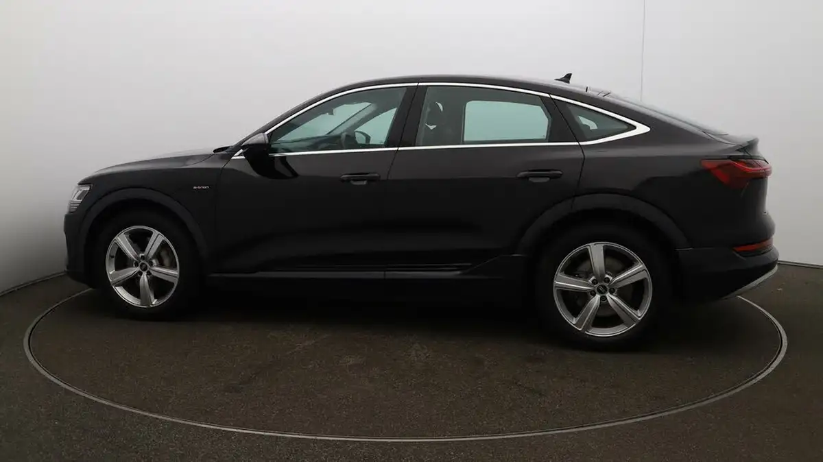 2021-audi-e-tron-55e-technik-sportback-big-51