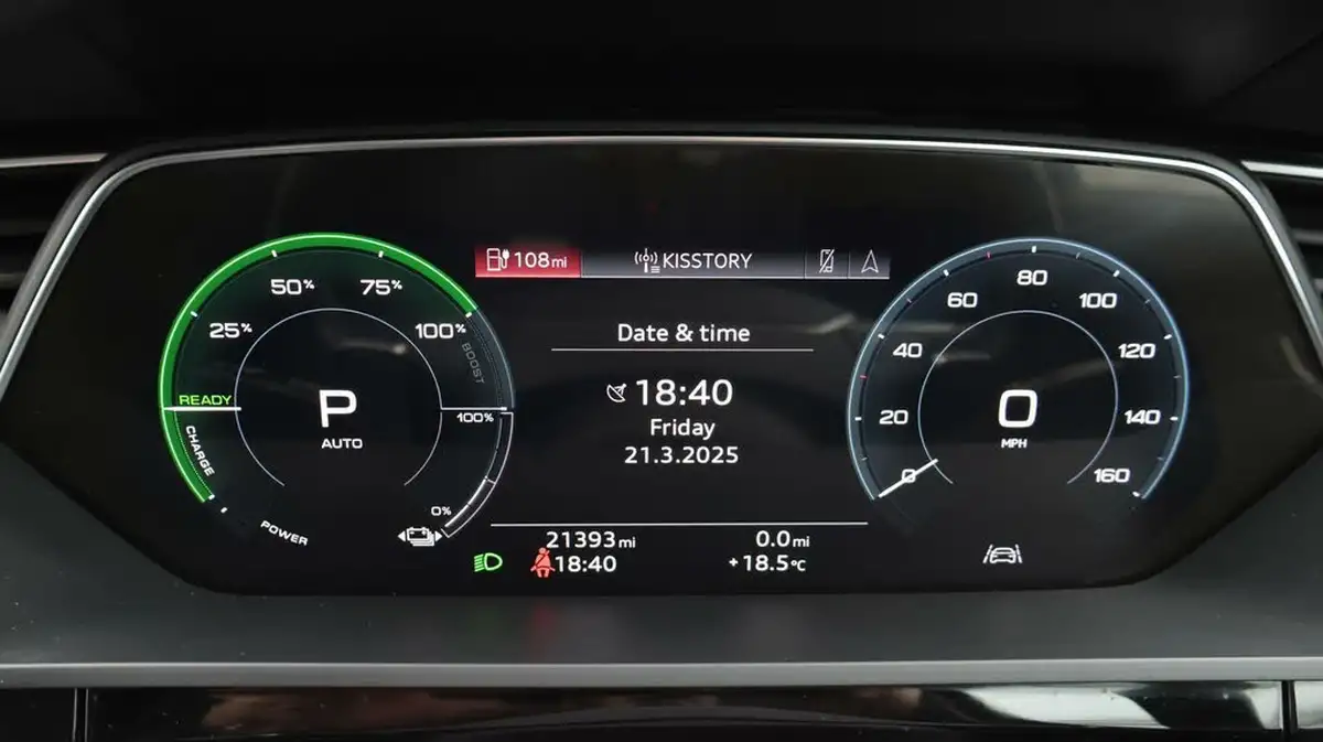2021-audi-e-tron-55e-technik-sportback-big-10