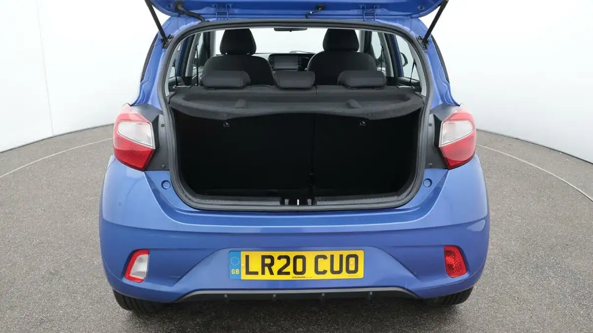 2020-hyundai-i10-12-se-connect-big-17