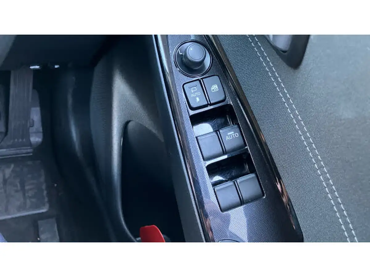 2018-mazda-mazda2-15-sport-nav-big-24
