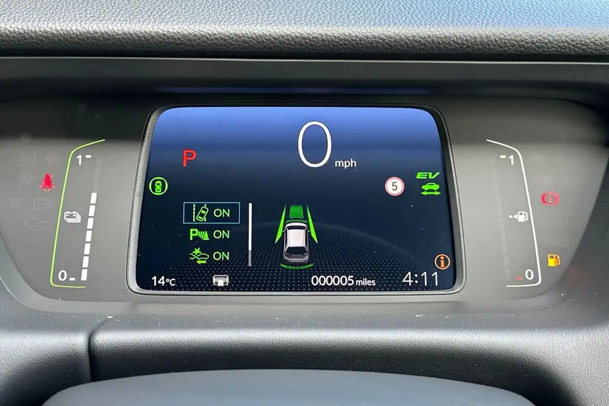 2024-honda-jazz-15-i-mmd-elegance-big-30