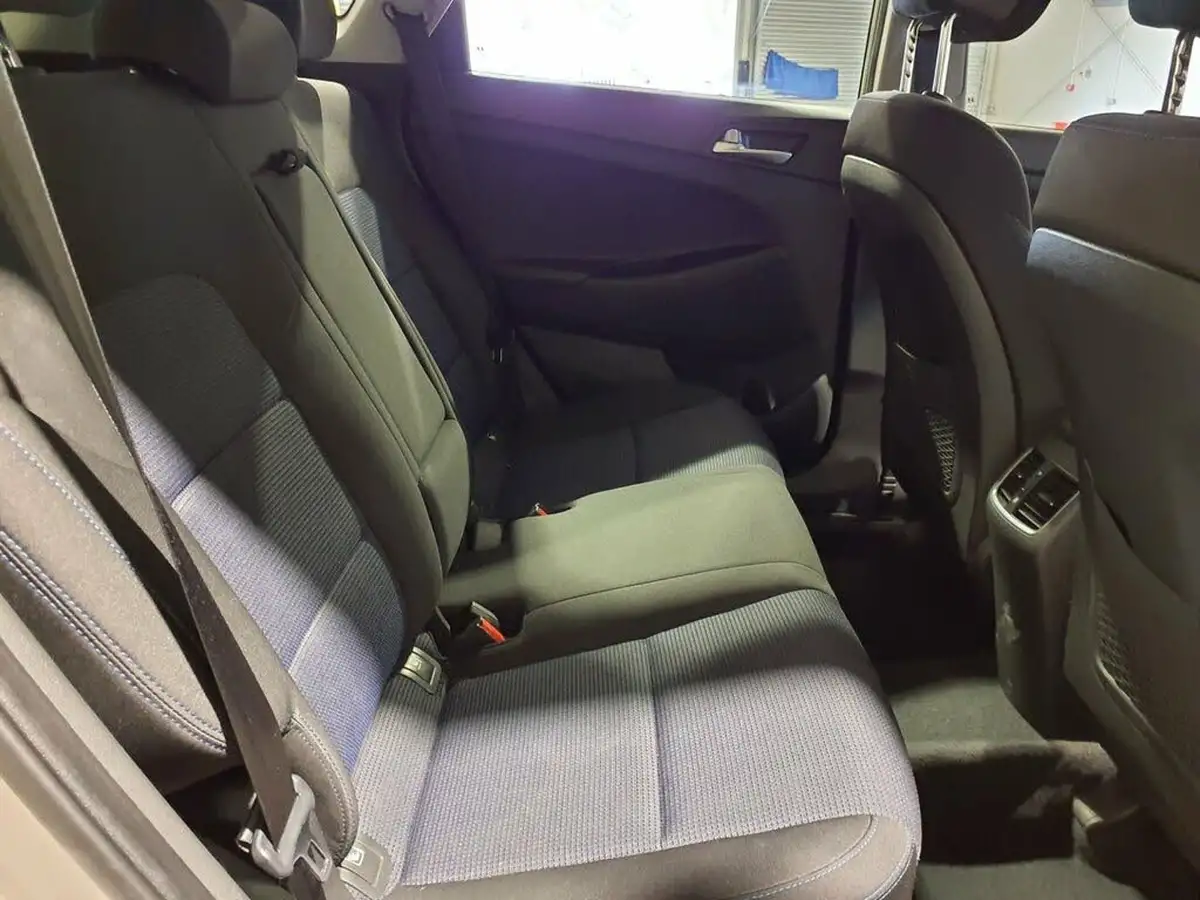 2016-hyundai-tucson-20crdi-se-nav-185ps-auto-big-10