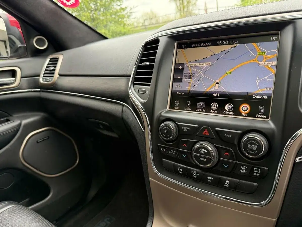 2015-jeep-grand-cherokee-30crd-summit-big-10
